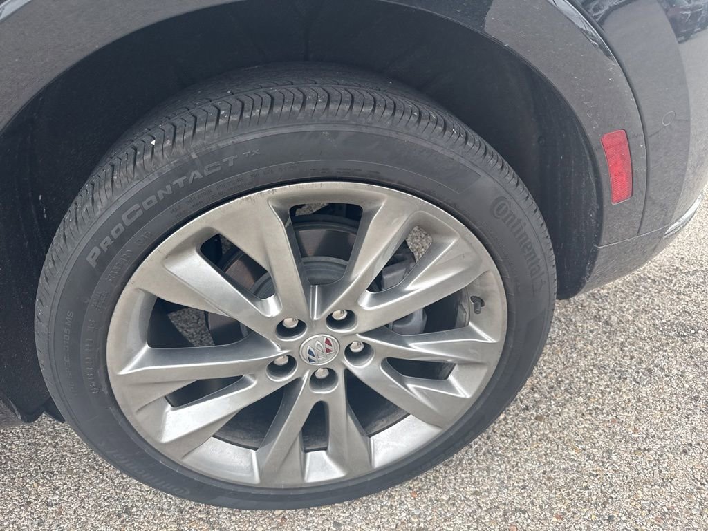 Used 2022 Buick Envision Avenir w/ Technology Package II FWD image 7