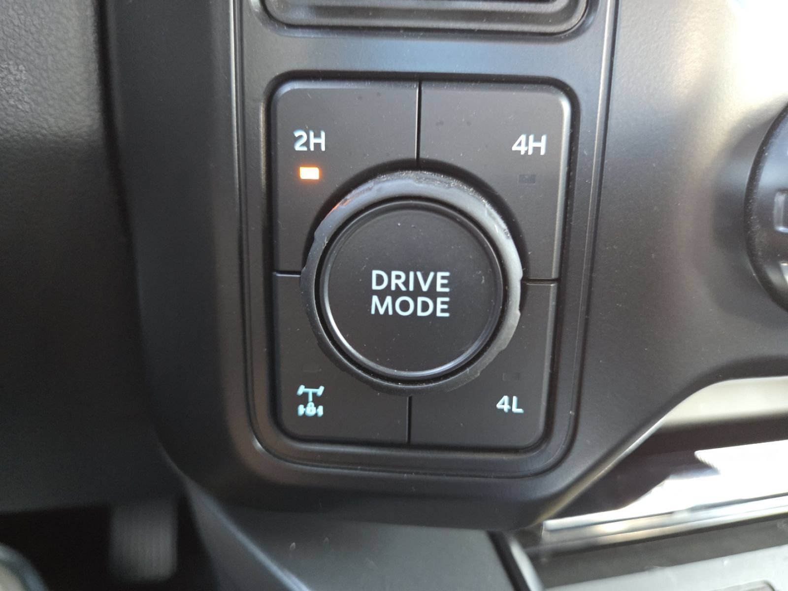 Used 2024 Ford F250 Lariat w/ Chrome Package AWD/4WD image 6