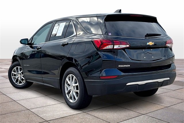 Used 2023 Chevrolet Equinox LT image 2