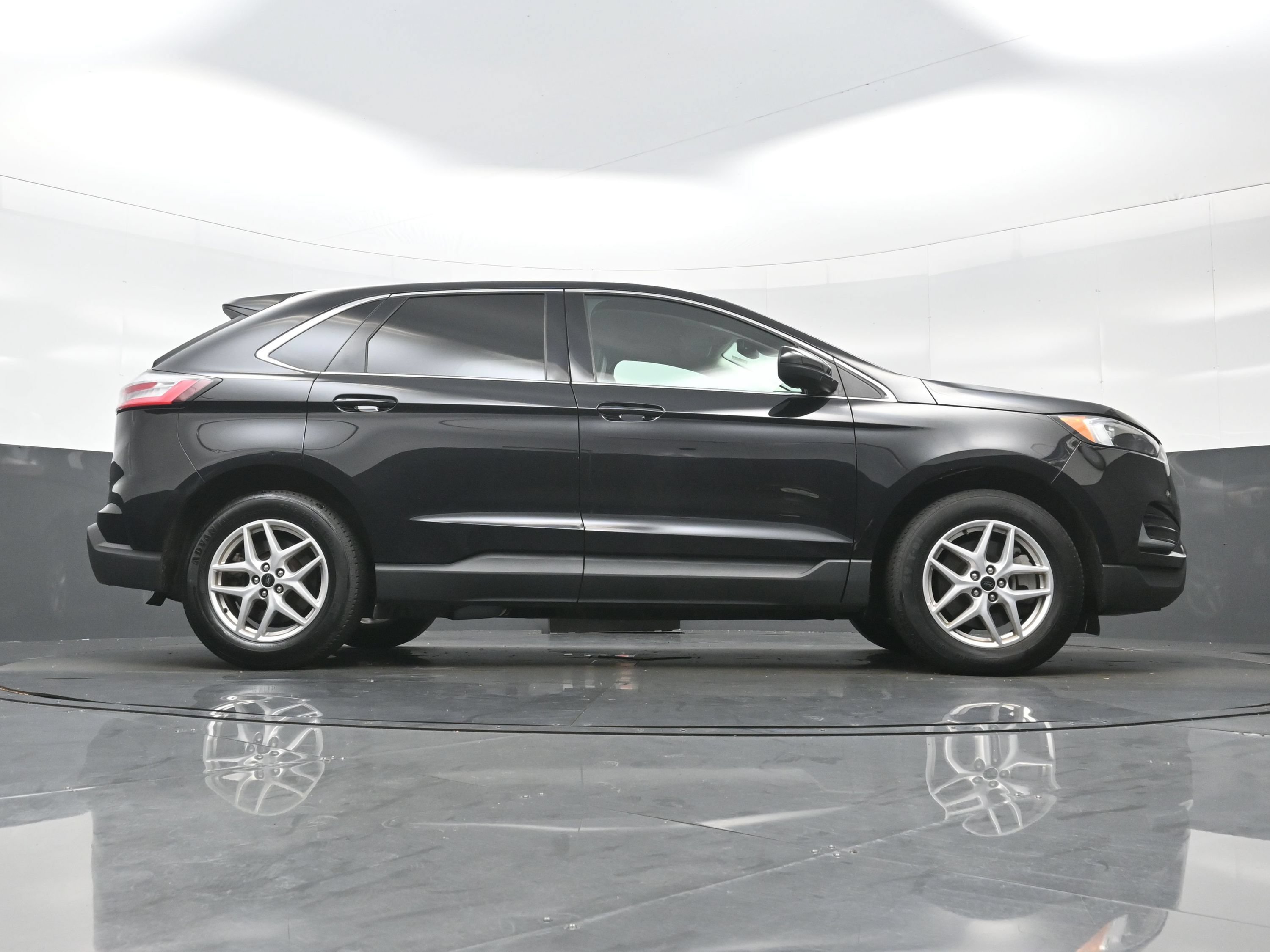 Used 2024 Ford Edge SEL AWD/4WD image 31