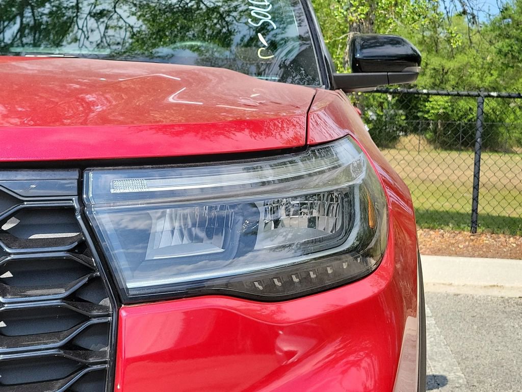 Used 2025 Ford Explorer ST-Line w/ Premium Package RWD image 2