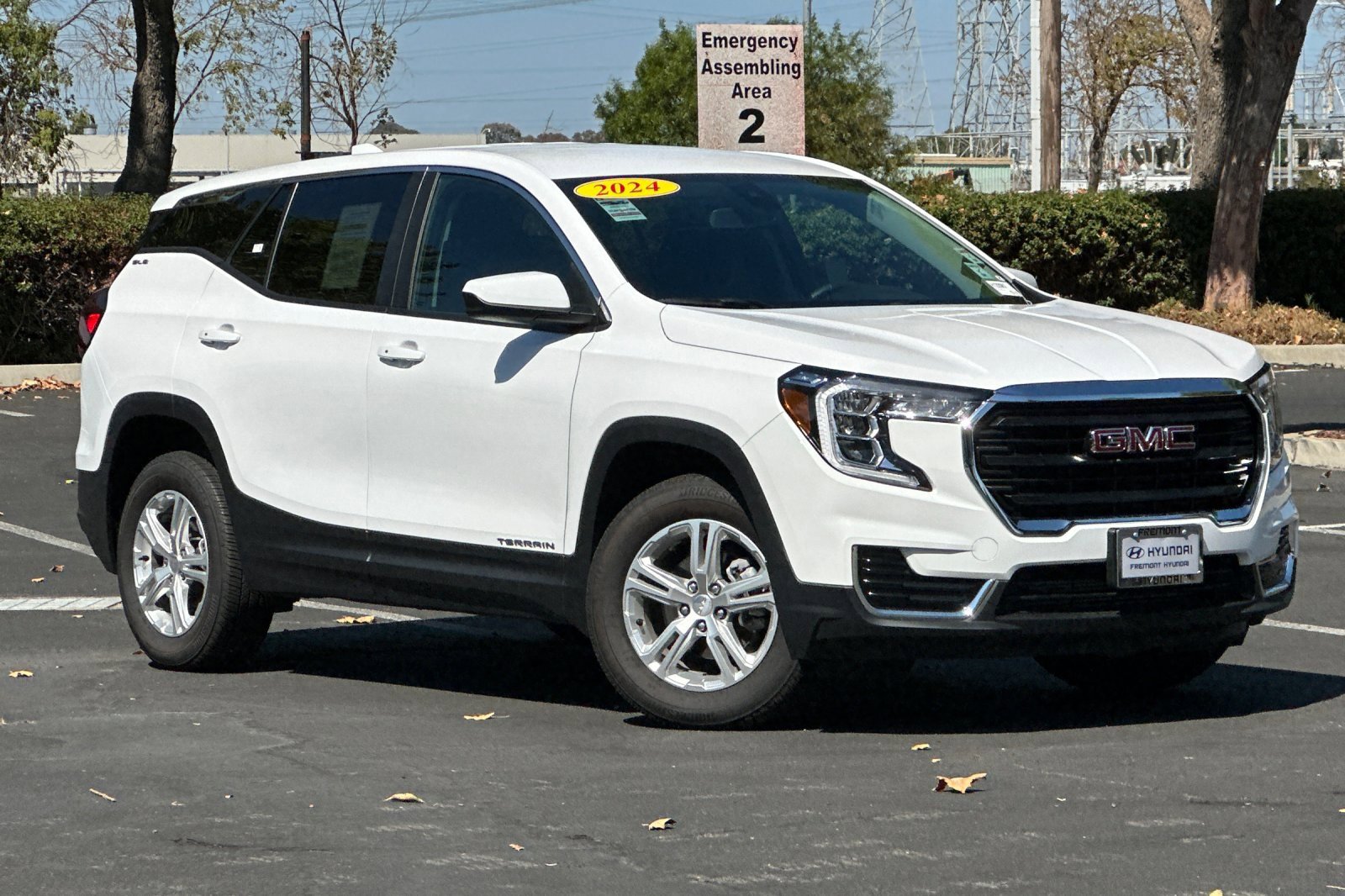 Used 2024 GMC Terrain SLE