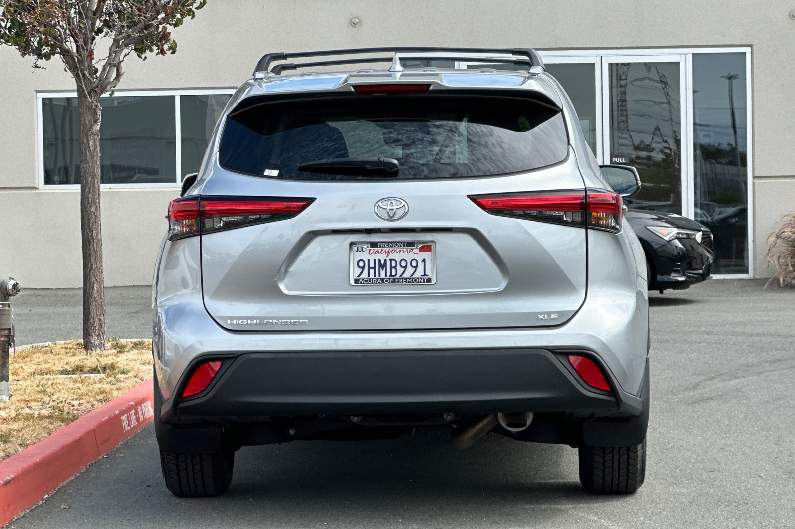 Used 2023 Toyota Highlander XLE FWD image 5