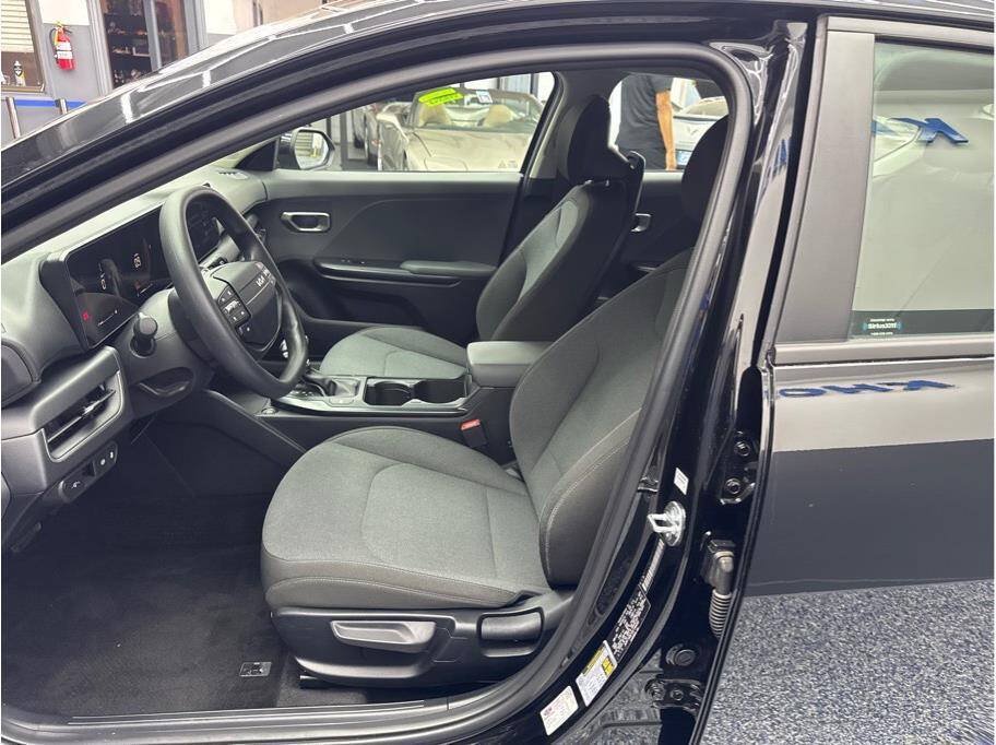 Used 2025 Kia K4 FWD image 10