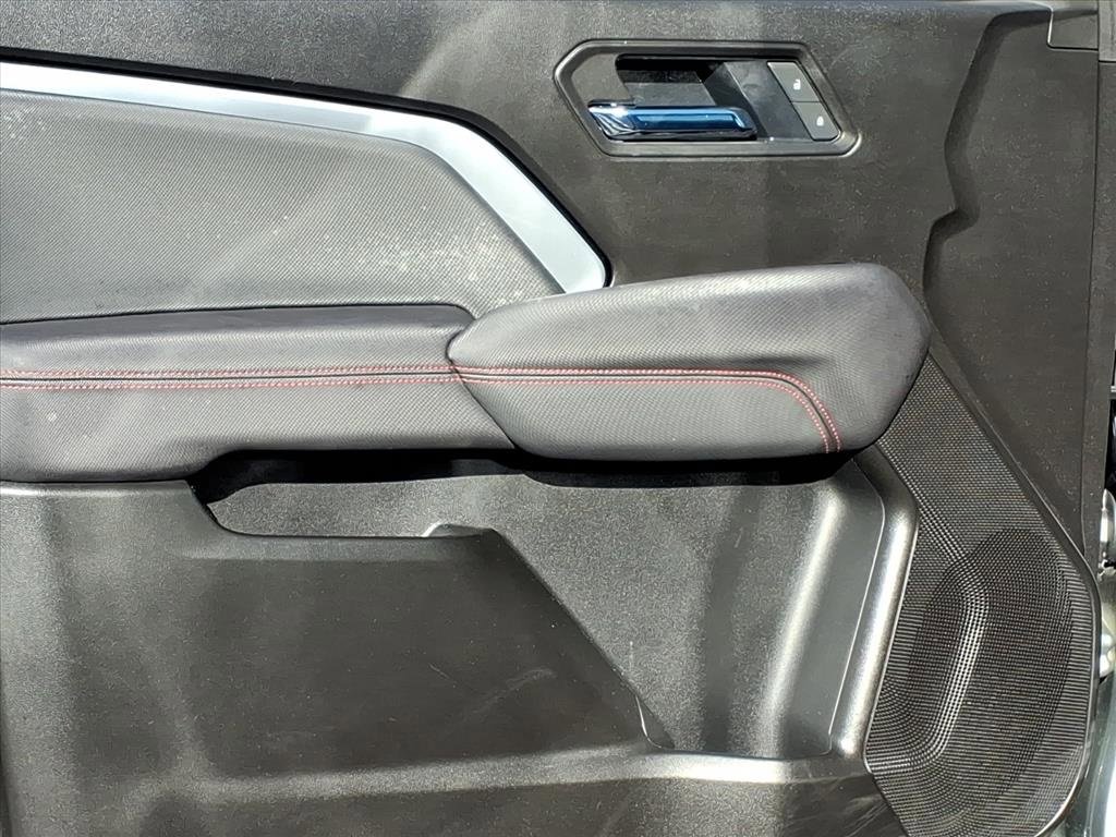 Used 2025 Chevrolet Colorado Z71 w/ Technology Package image 16