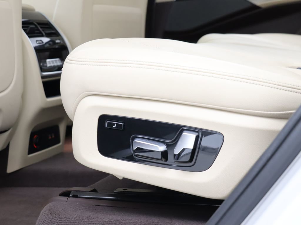 Used 2019 BMW X7 xDrive40i w/ Premium Package AWD/4WD image 36