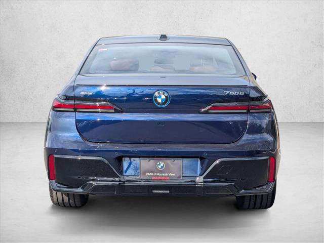 New 2026 BMW 750e xDrive image 7