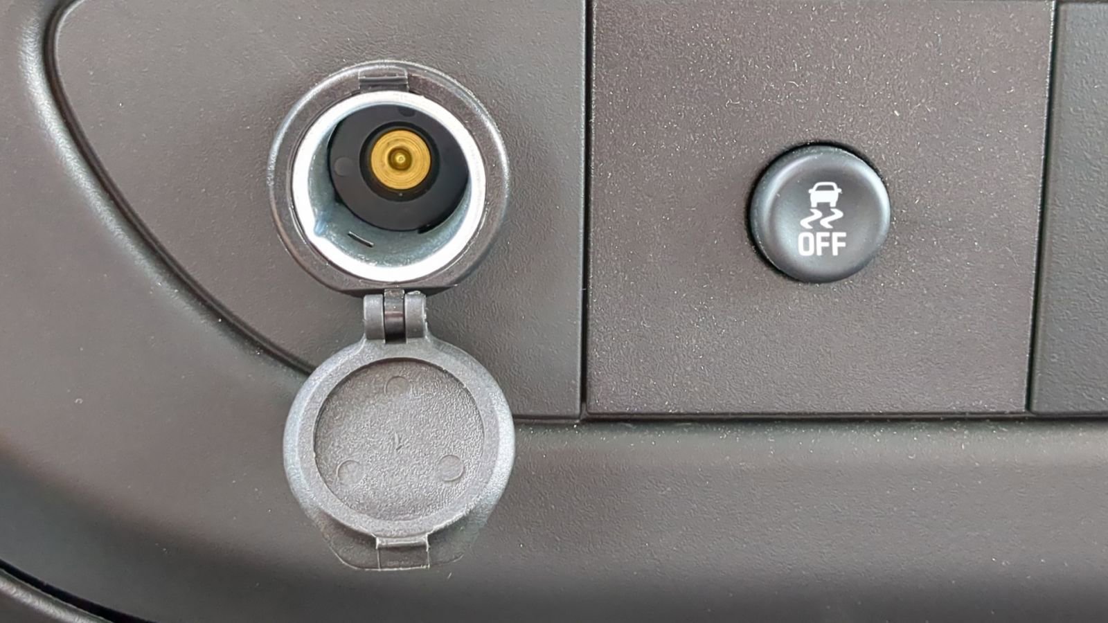 New 2025 GMC Savana 4500 w/ Power Convenience Package image 8