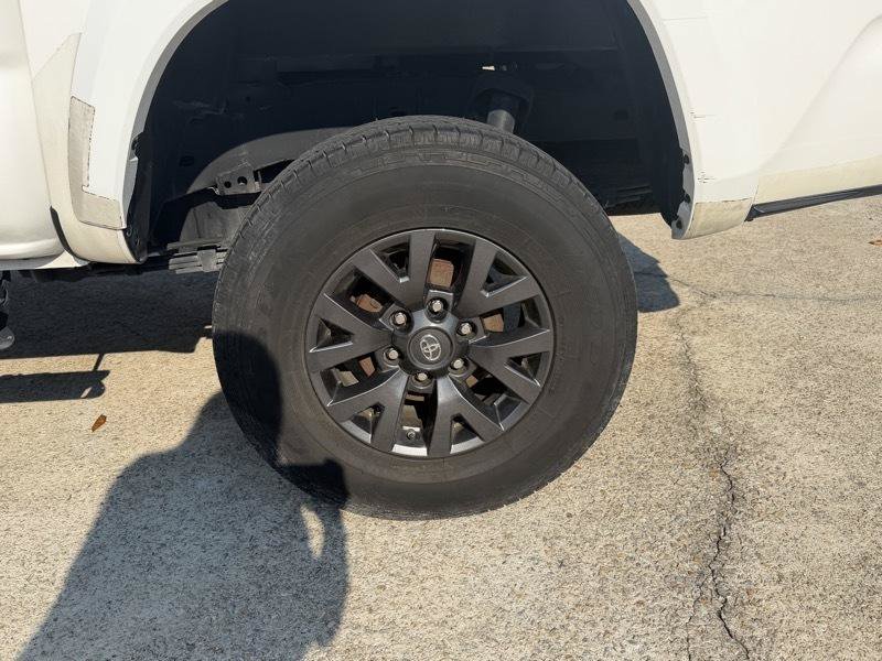 Used 2021 Toyota Tacoma SR5 RWD image 10