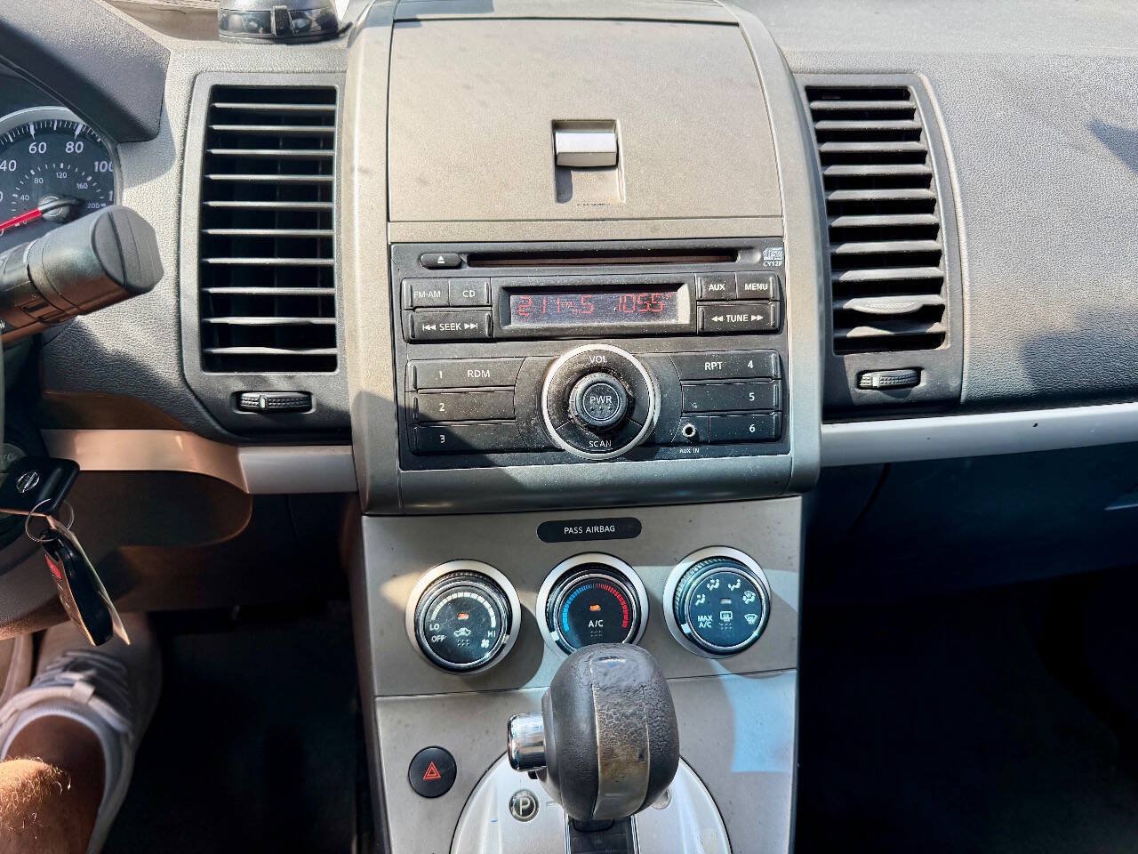Used 2010 Nissan Sentra 2.0 FWD image 17