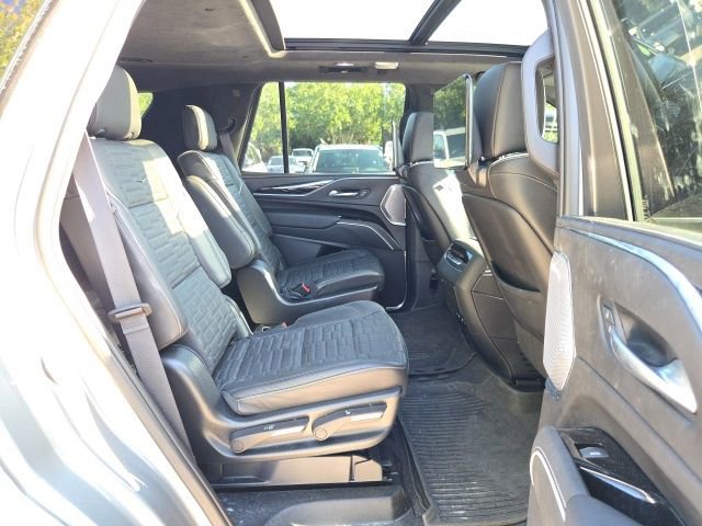 Used 2023 Cadillac Escalade V AWD/4WD image 11