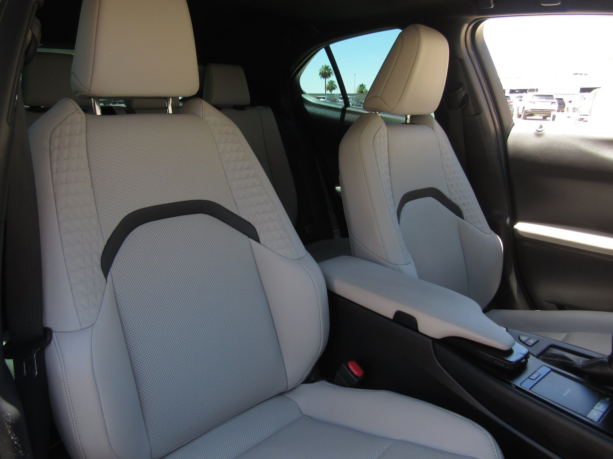 Used 2022 Lexus UX 250h w/ Luxury Package AWD/4WD image 11