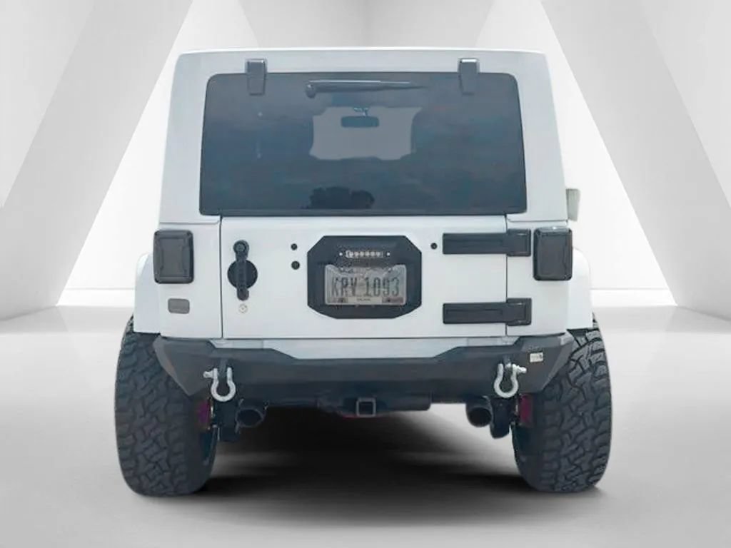 Used 2015 Jeep Wrangler Unlimited Sahara w/ Max Tow Package AWD/4WD image 6