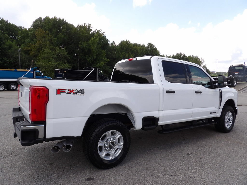 Used 2025 Ford F250 XLT w/ FX4 Off-Road Package AWD/4WD image 8