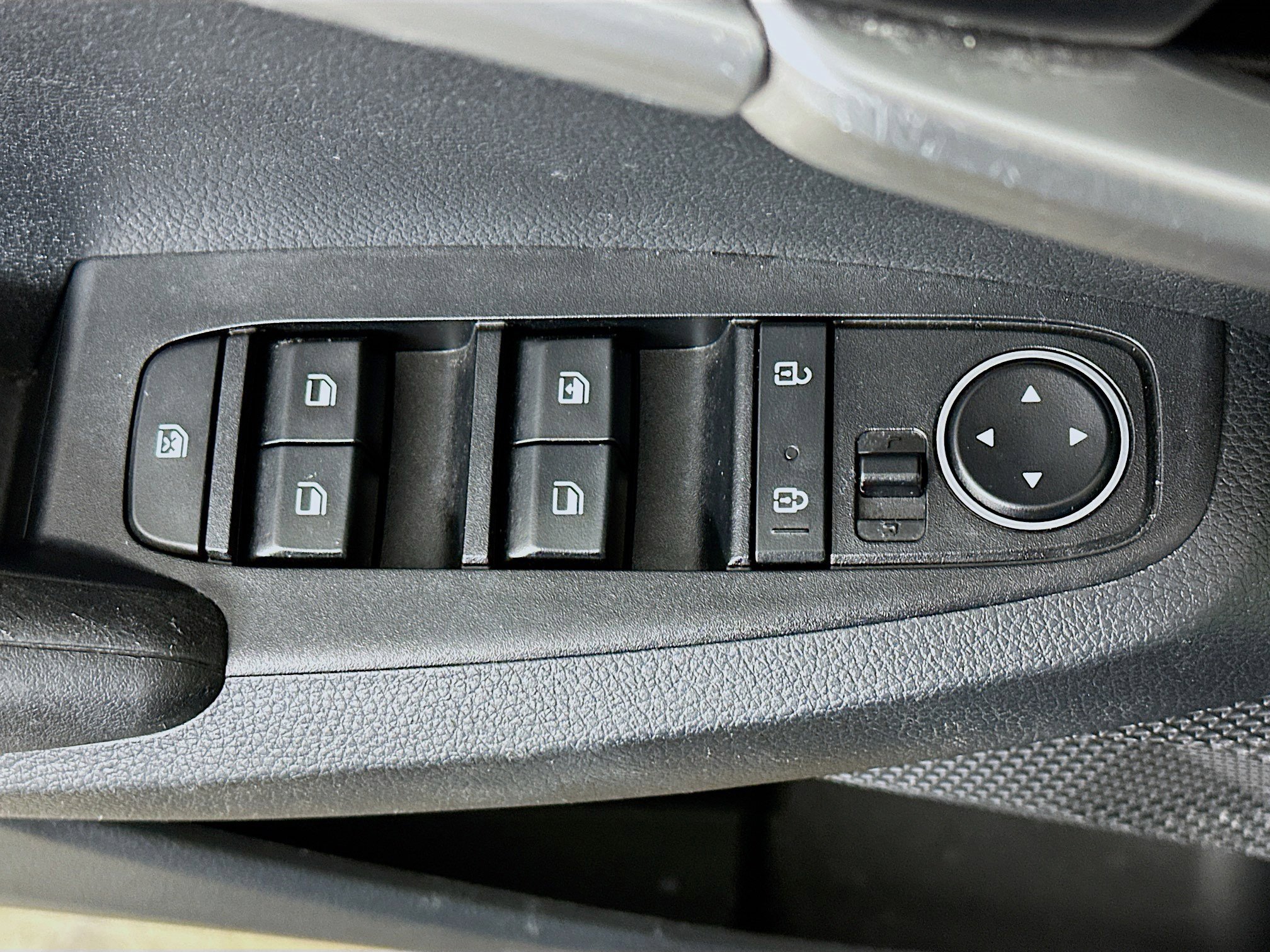 Used 2023 Kia Seltos LX image 15