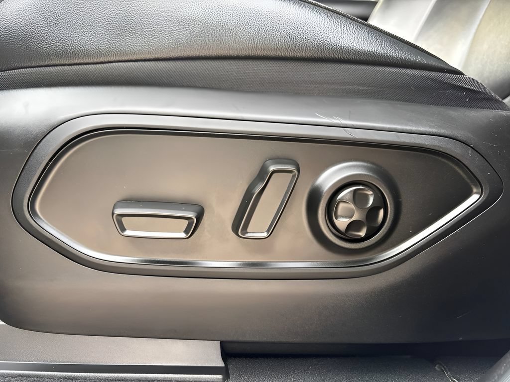 Used 2023 Jeep Grand Cherokee Limited AWD/4WD image 13