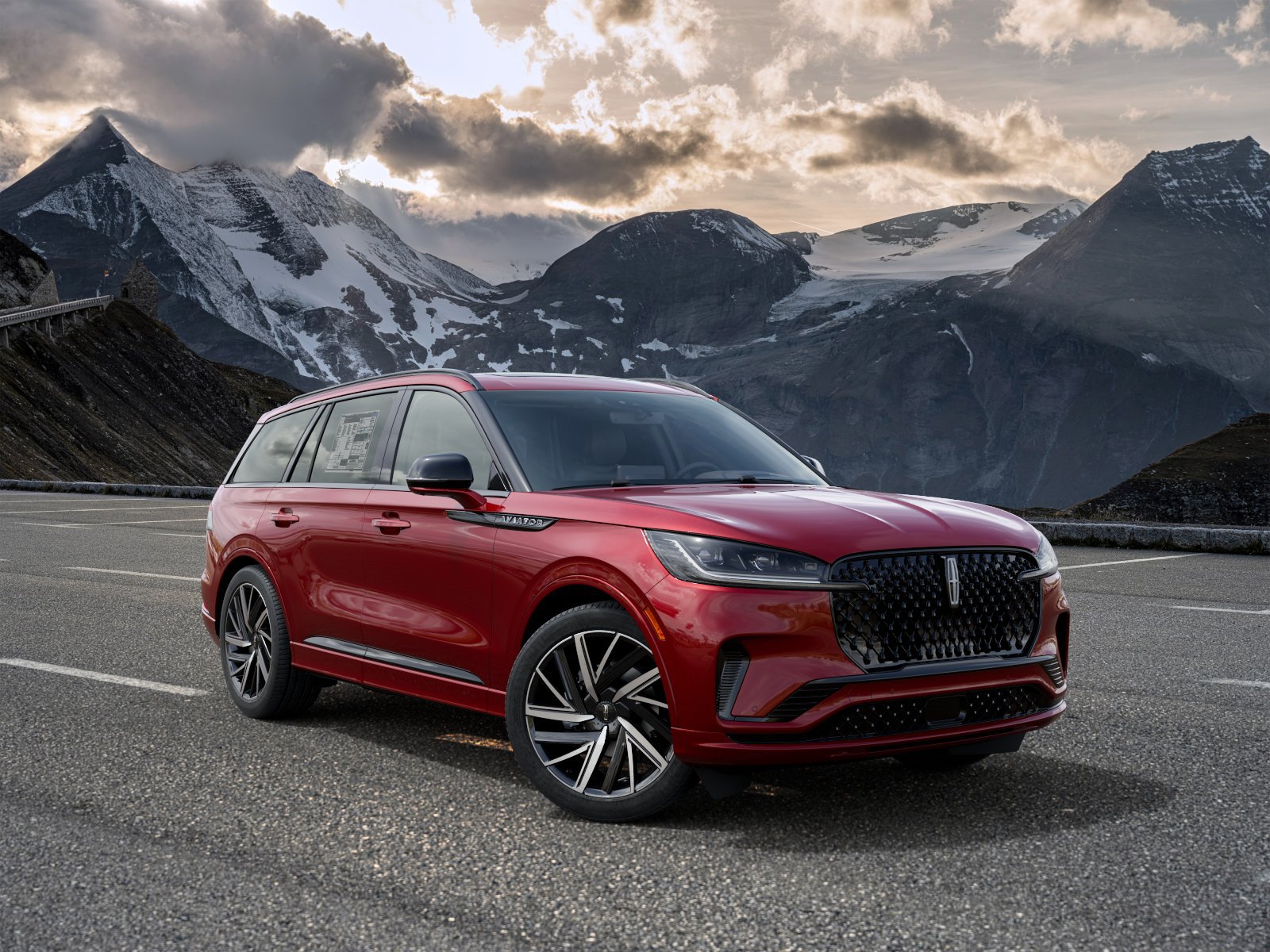 New 2027 Lincoln Aviator Black Label w/ Jet Appearance Package AWD/4WD image 4