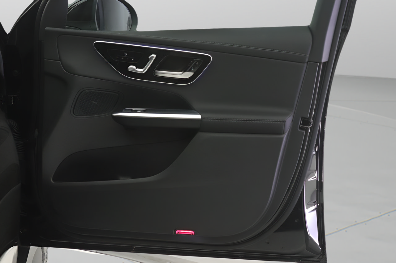 Certified 2025 Mercedes-Benz GLC 350e 4MATIC image 21