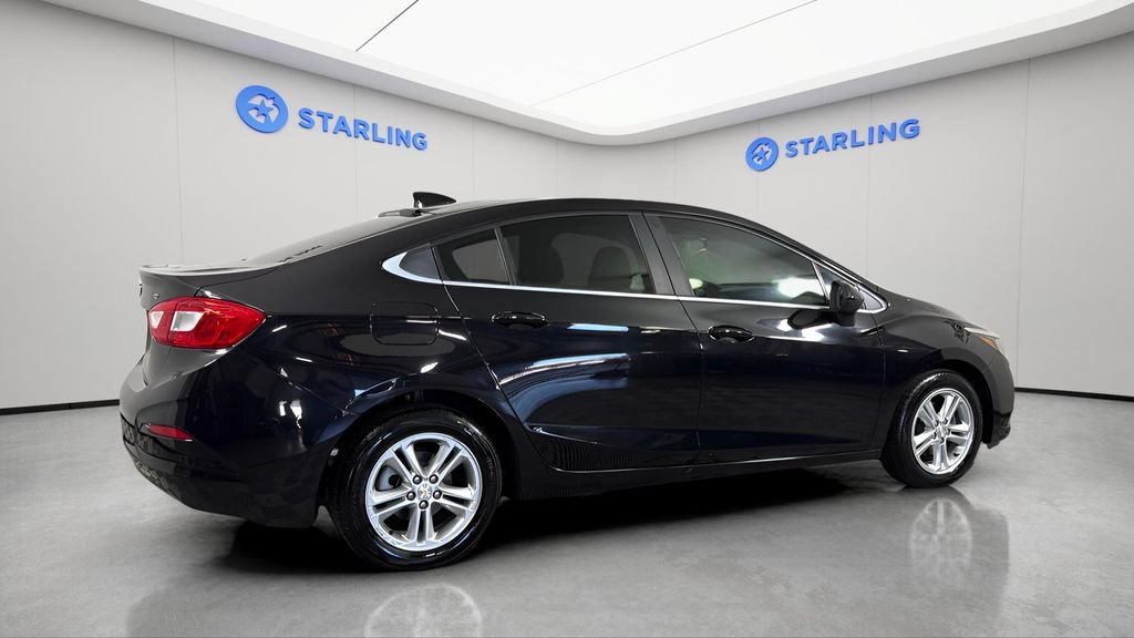 Used 2017 Chevrolet Cruze LT w/ Convenience Package FWD image 9