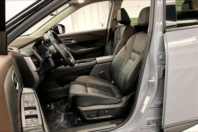 Used 2023 Nissan Rogue Platinum w/ Platinum Premium Package AWD/4WD image 24