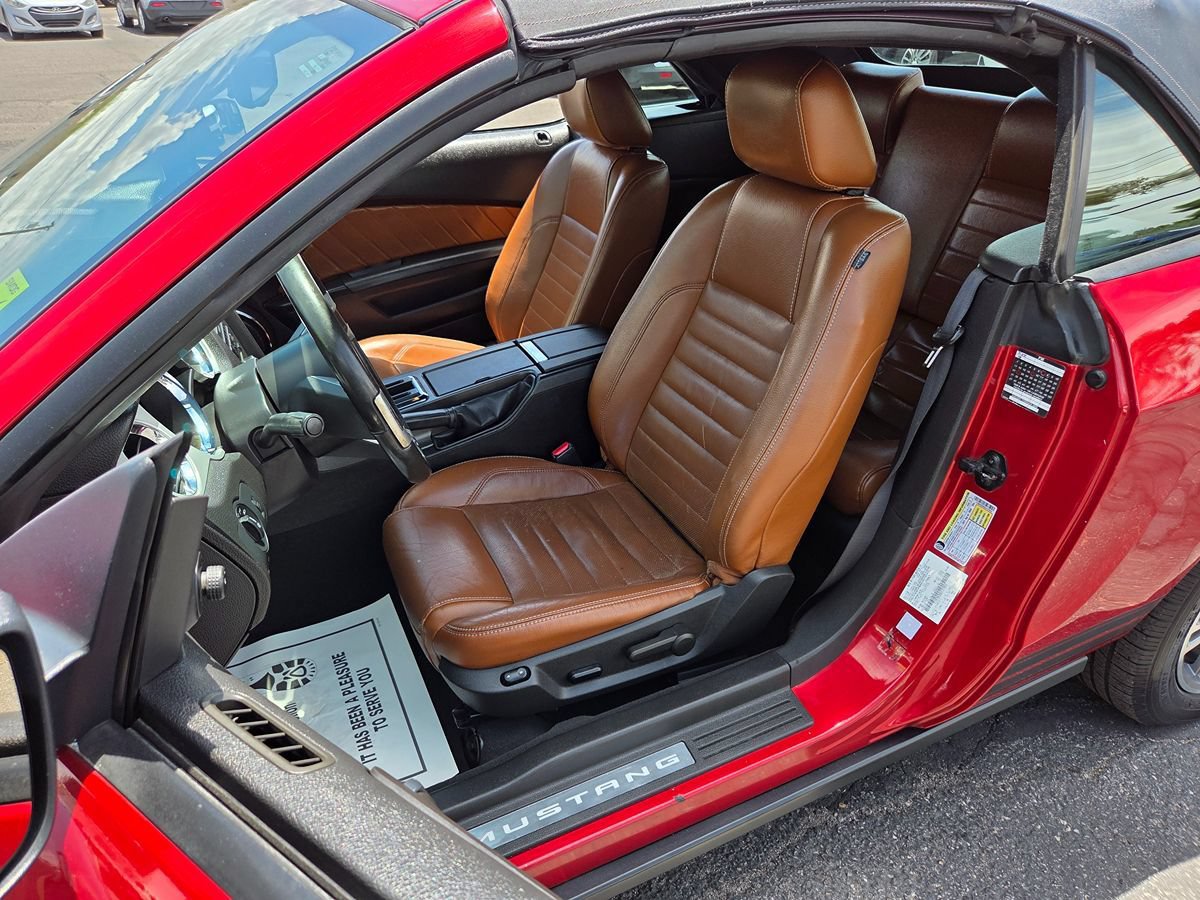 Used 2010 Ford Mustang Premium RWD image 23