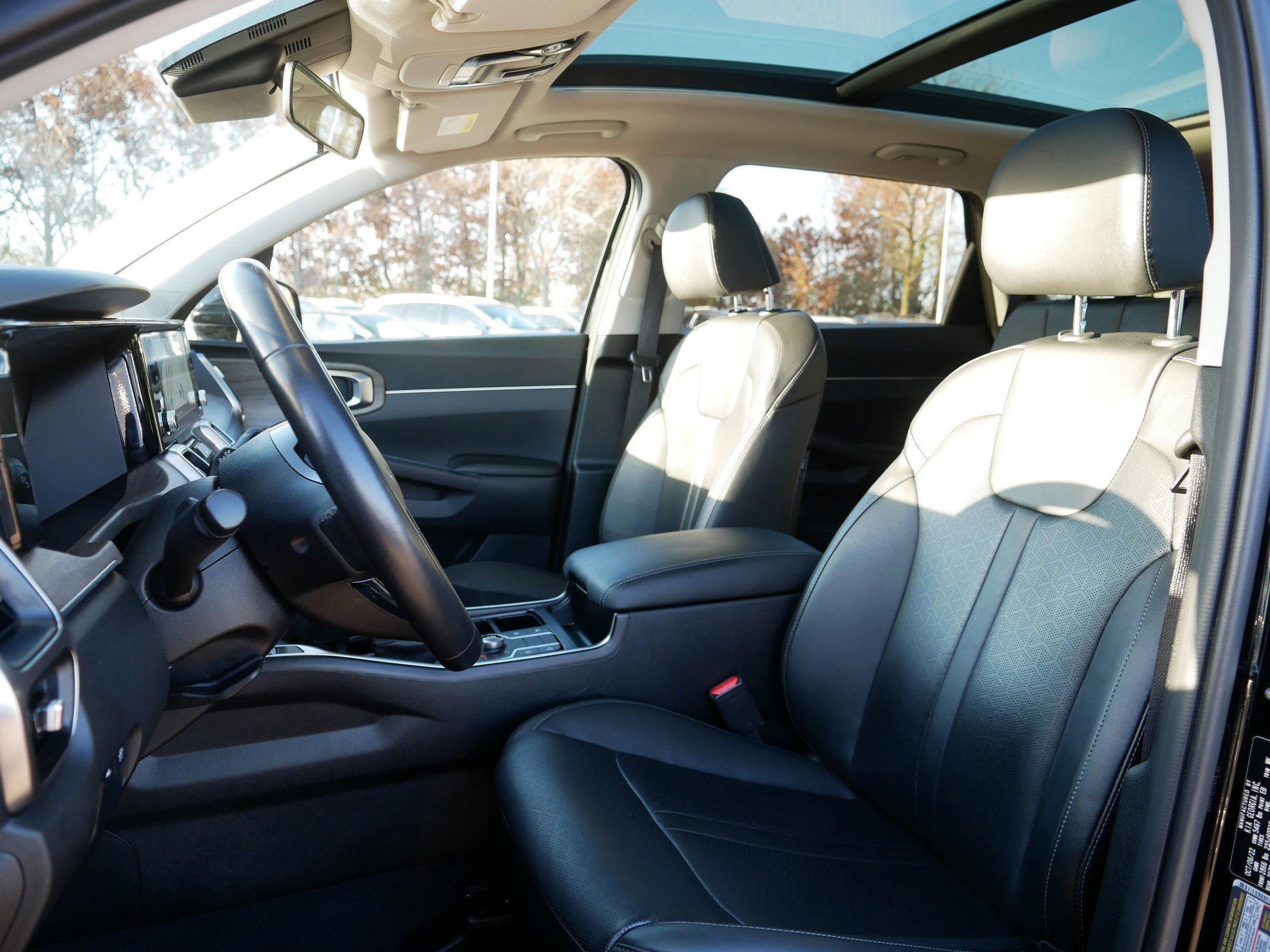 Certified 2022 Kia Sorento S w/ Panoramic Sunroof Package image 35