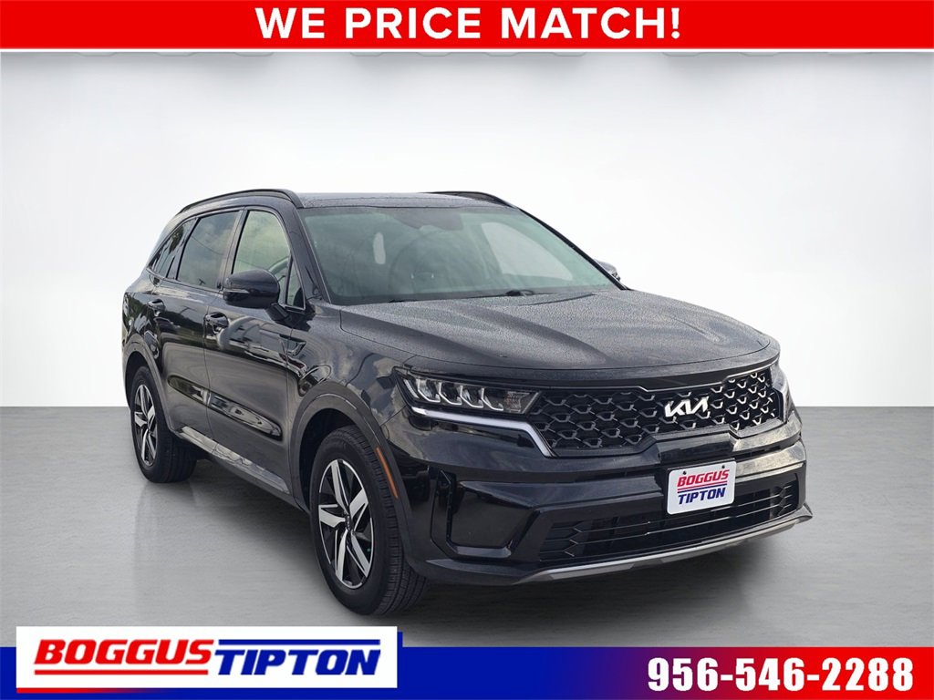 Used 2023 Kia Sorento S w/ Panoramic Sunroof Package