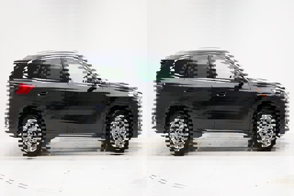 Used 2025 BMW X1 xDrive28i AWD/4WD image 3