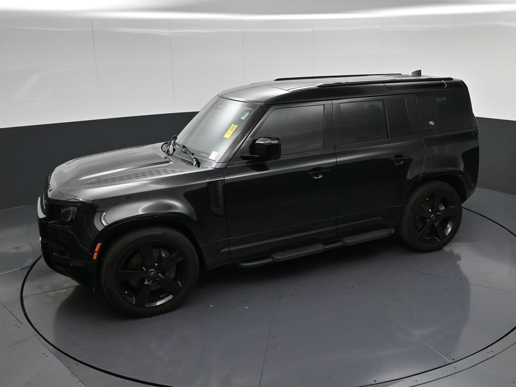Used 2024 Land Rover Defender 110 X-Dynamic SE AWD/4WD image 22