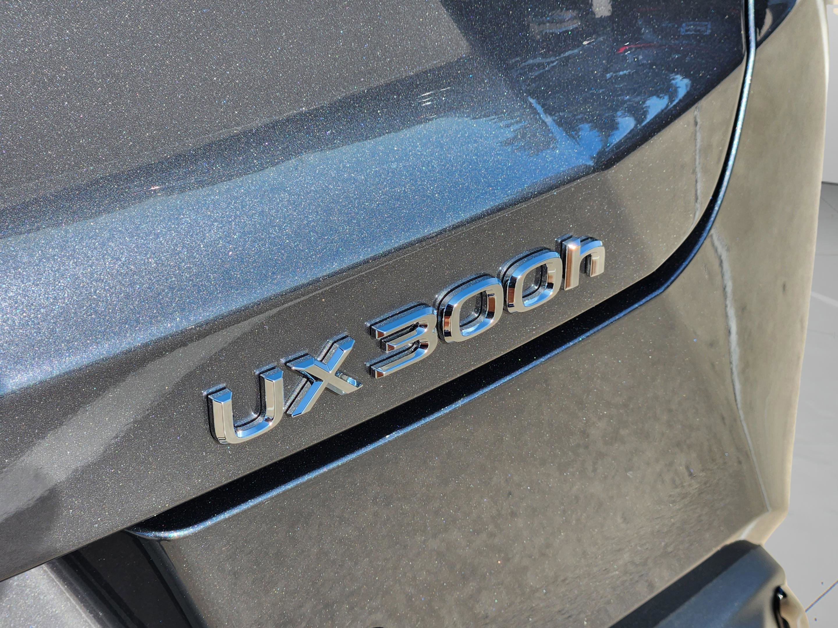 New 2026 Lexus UX 300h FWD image 25