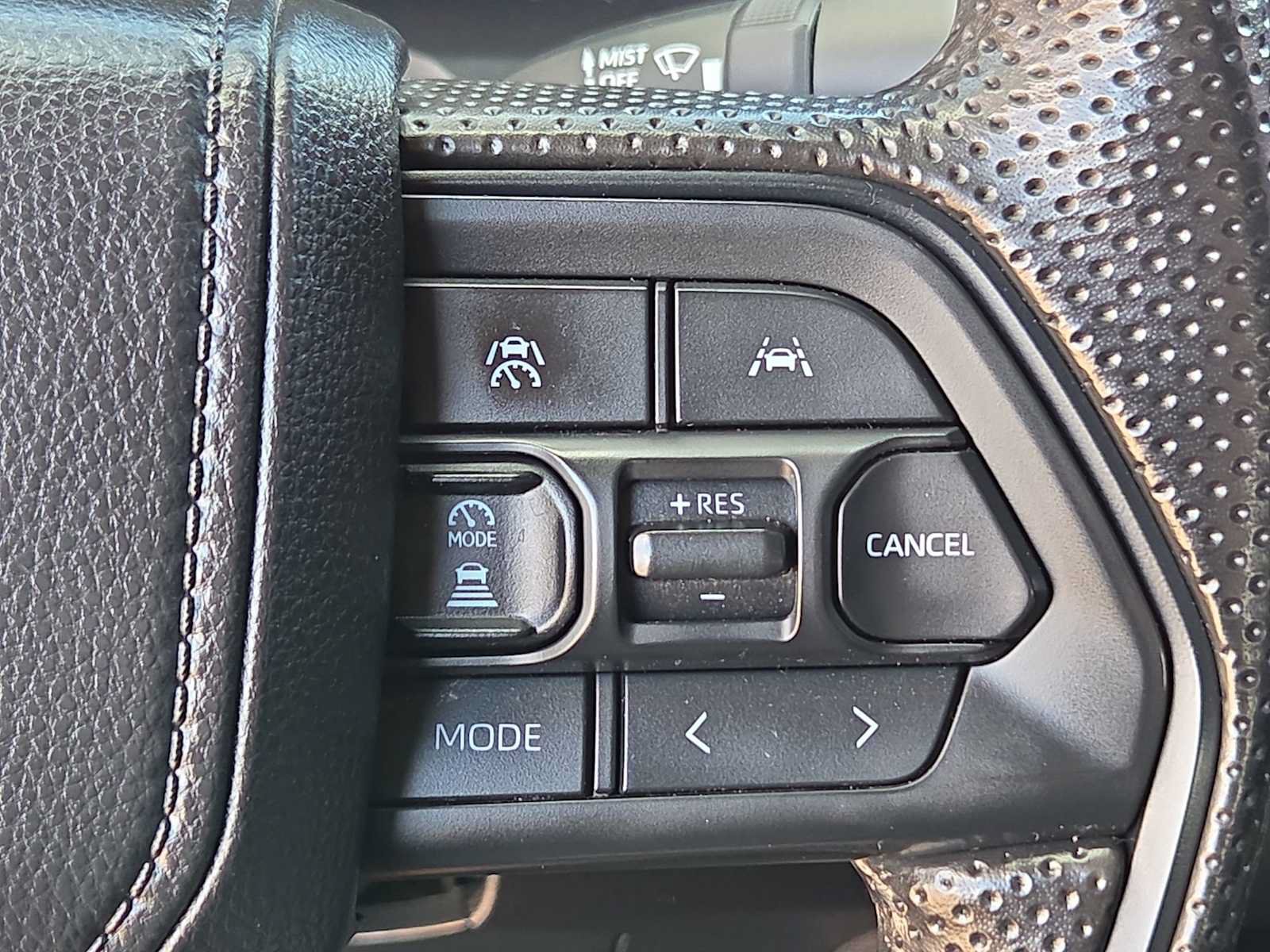 Certified 2025 Toyota Tacoma SR5 AWD/4WD image 23