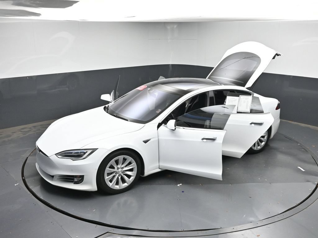 Used 2016 Tesla Model S 60D AWD/4WD image 44