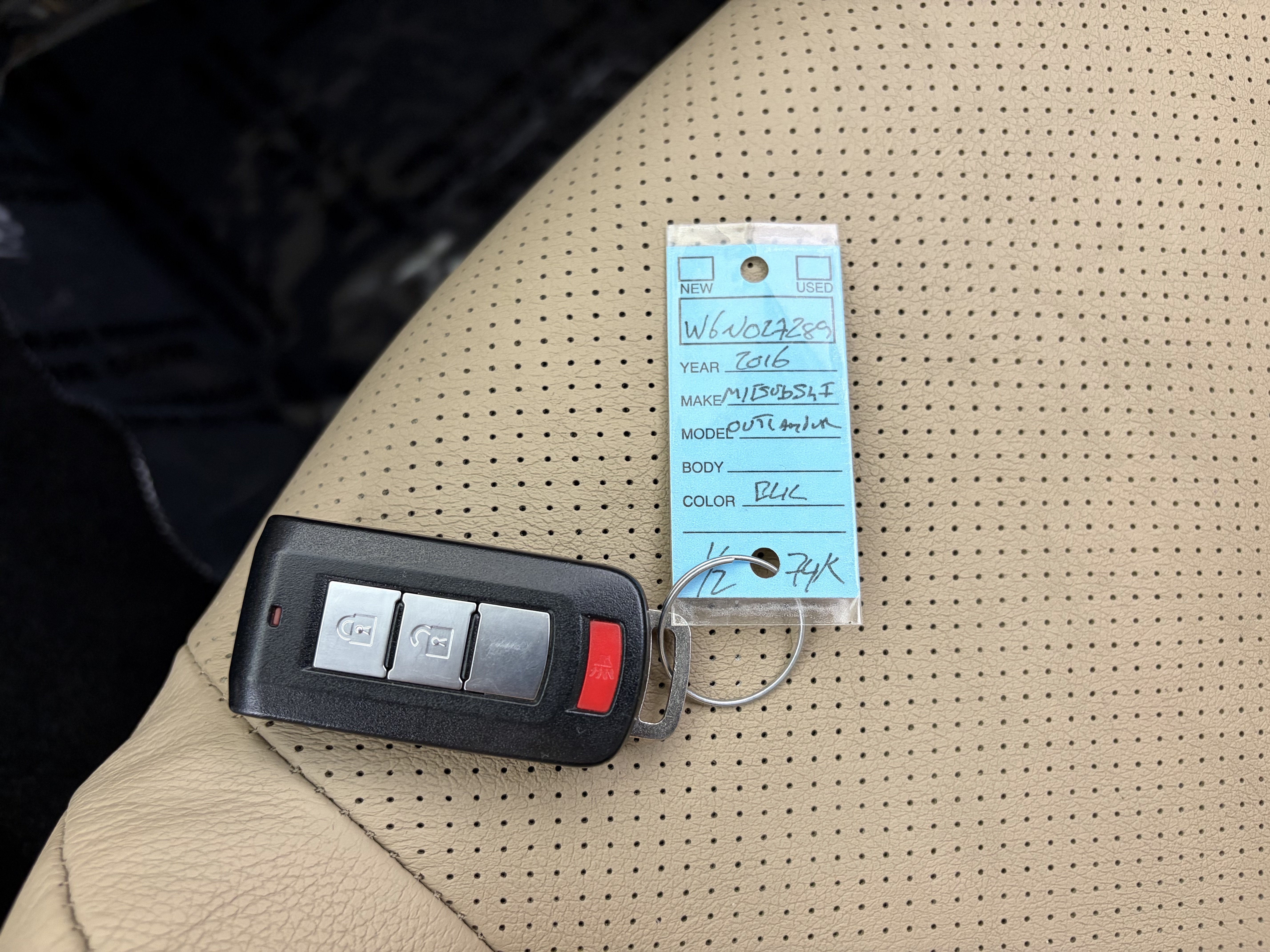 Used 2016 Mitsubishi Outlander SEL AWD/4WD image 32