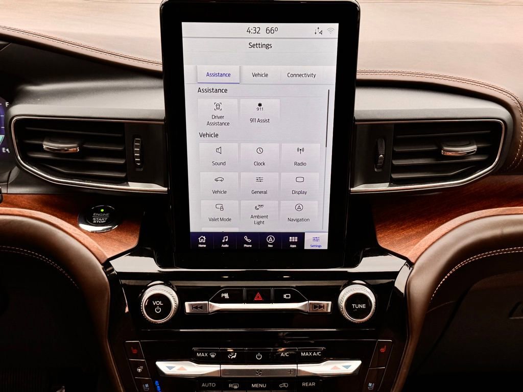 Used 2021 Ford Explorer King Ranch w/ Premium Technology Package image 24