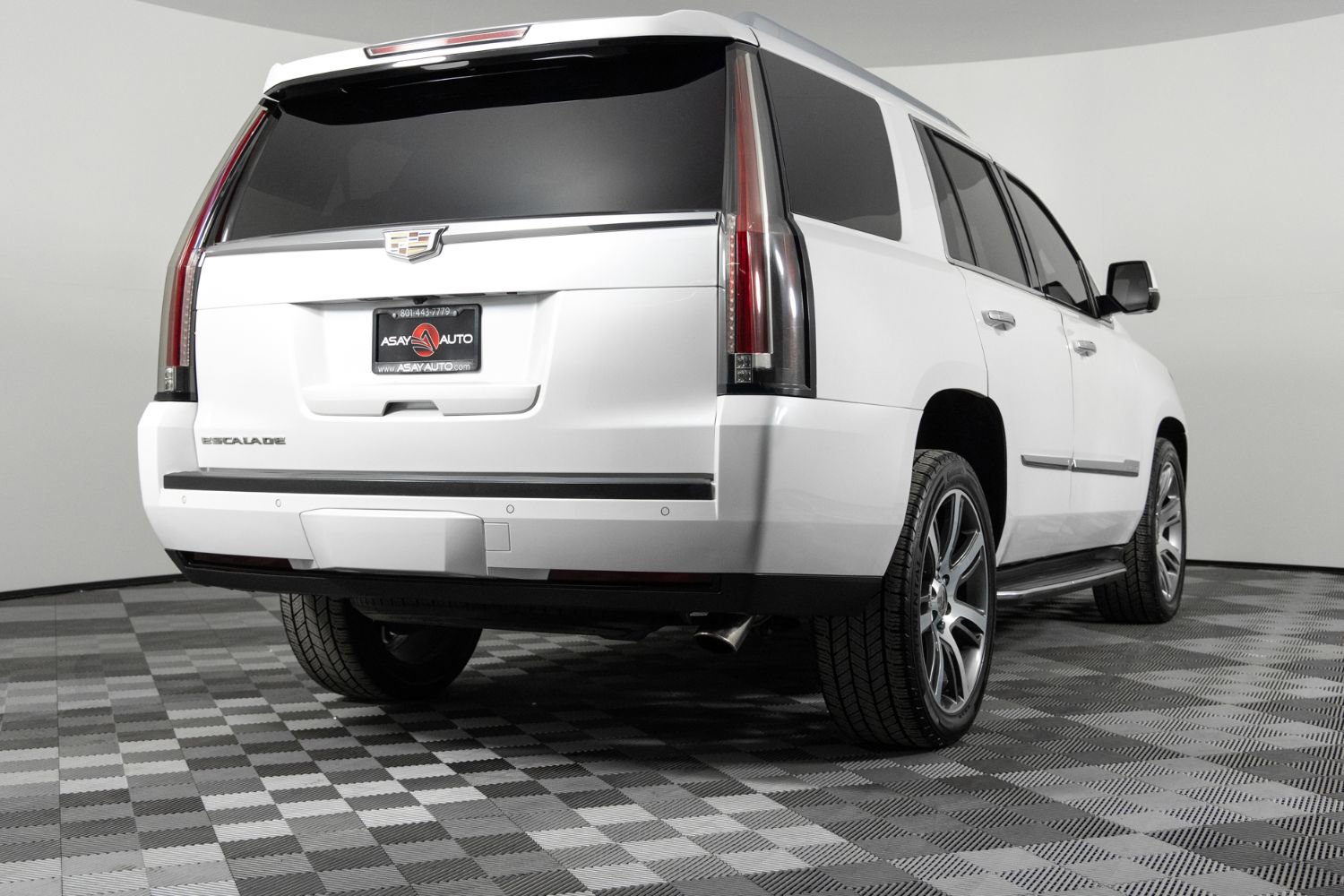 Used 2016 Cadillac Escalade Luxury image 7