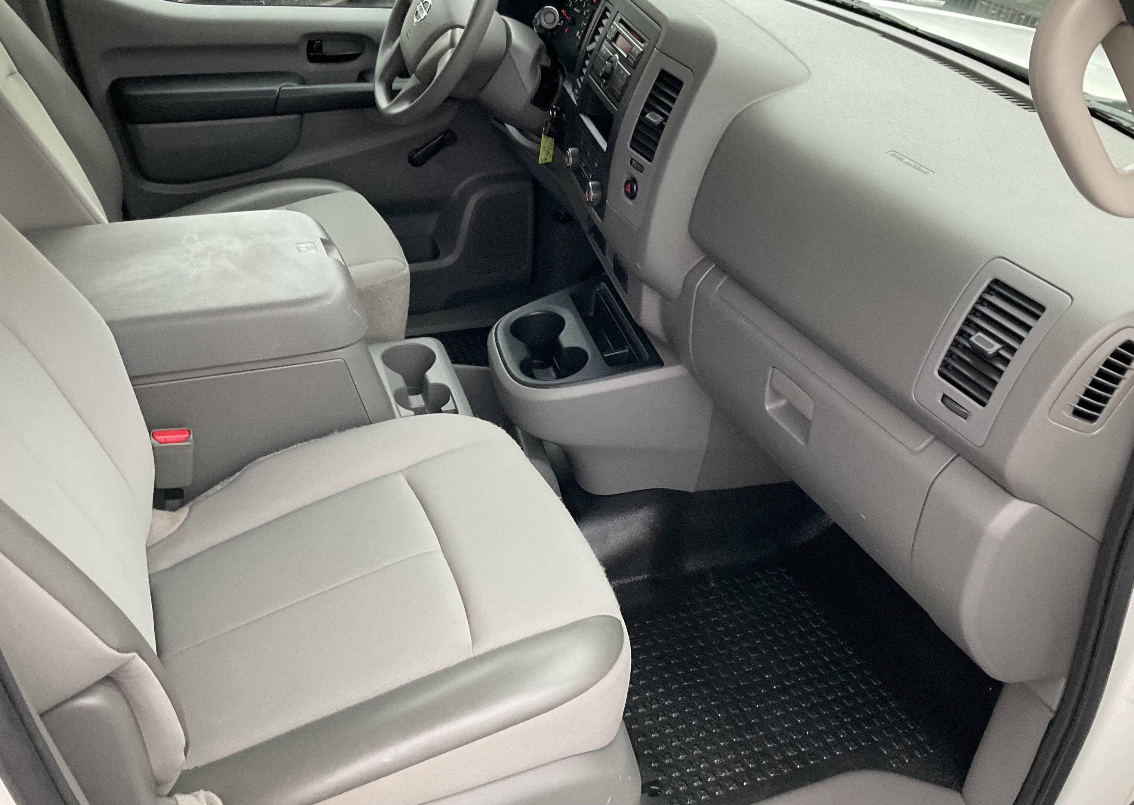 Used 2012 Nissan NV 2500 S w/ Side Curtain Airbag Pkg image 21