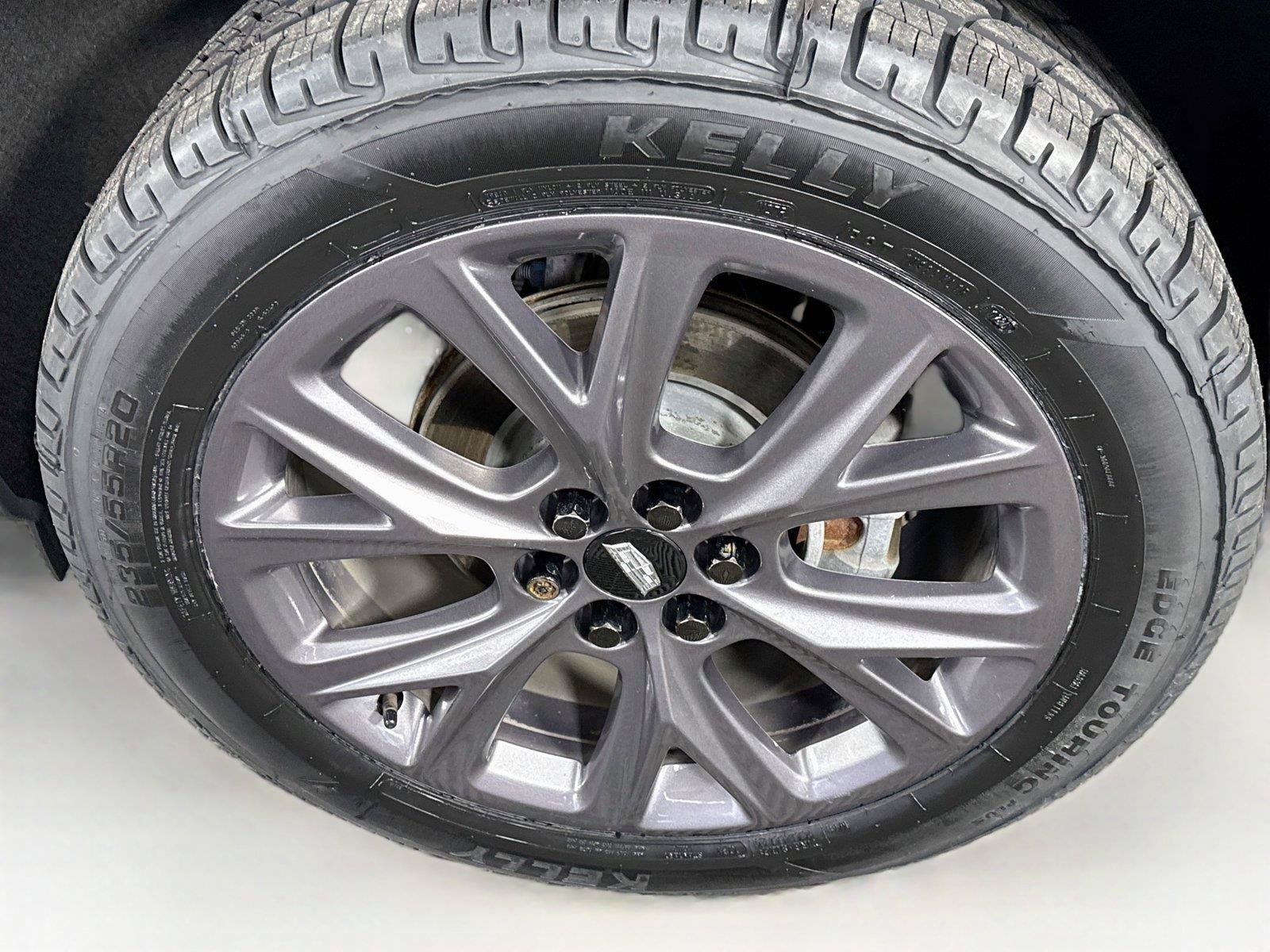 Used 2019 Cadillac XT5 Luxury w/ Advanced Security Package AWD/4WD image 25