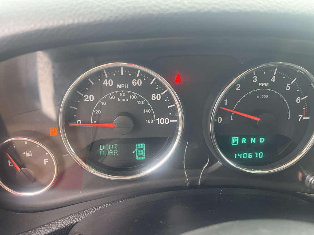 Used 2012 Jeep Wrangler Unlimited Sahara w/ Connectivity Group AWD/4WD image 18