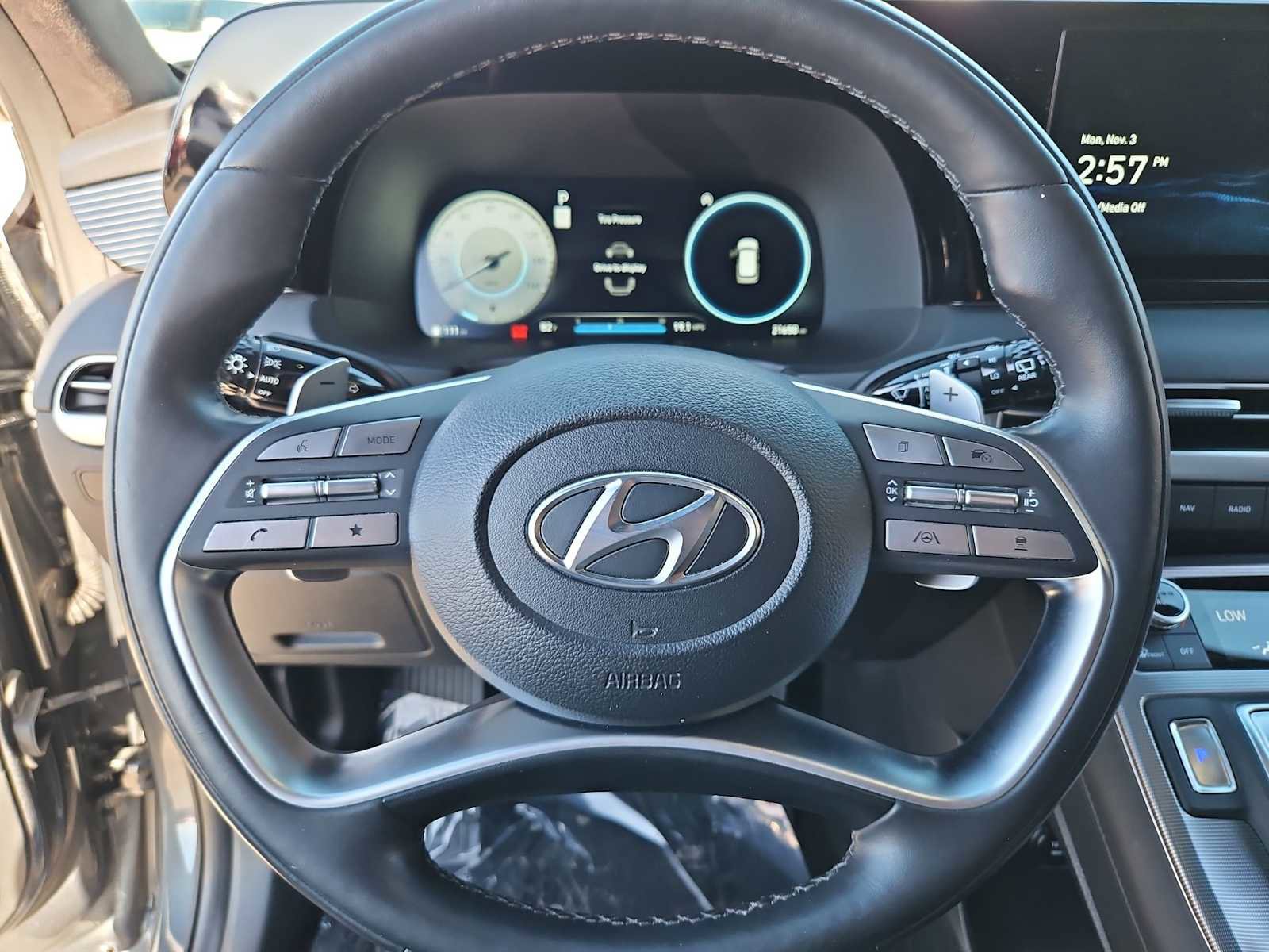 Used 2023 Hyundai Palisade Calligraphy image 22