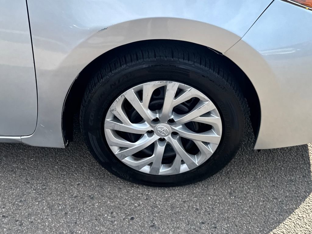 Used 2017 Toyota Corolla LE image 41