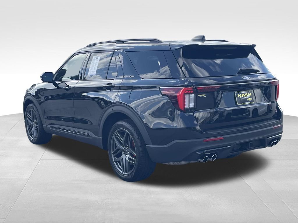 Used 2025 Ford Explorer ST AWD/4WD image 5