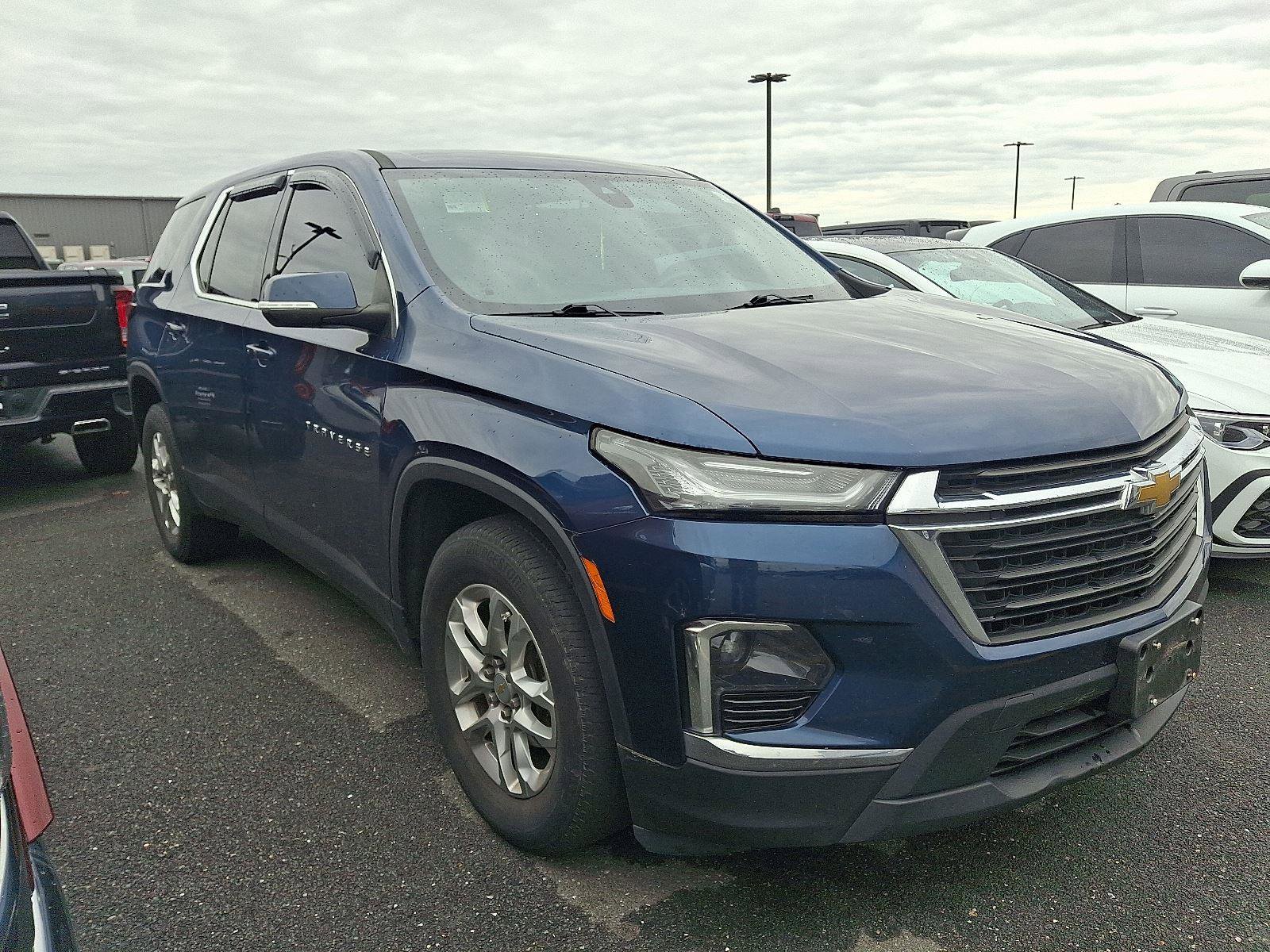 Used 2023 Chevrolet Traverse LS w/ Safety Package image 7