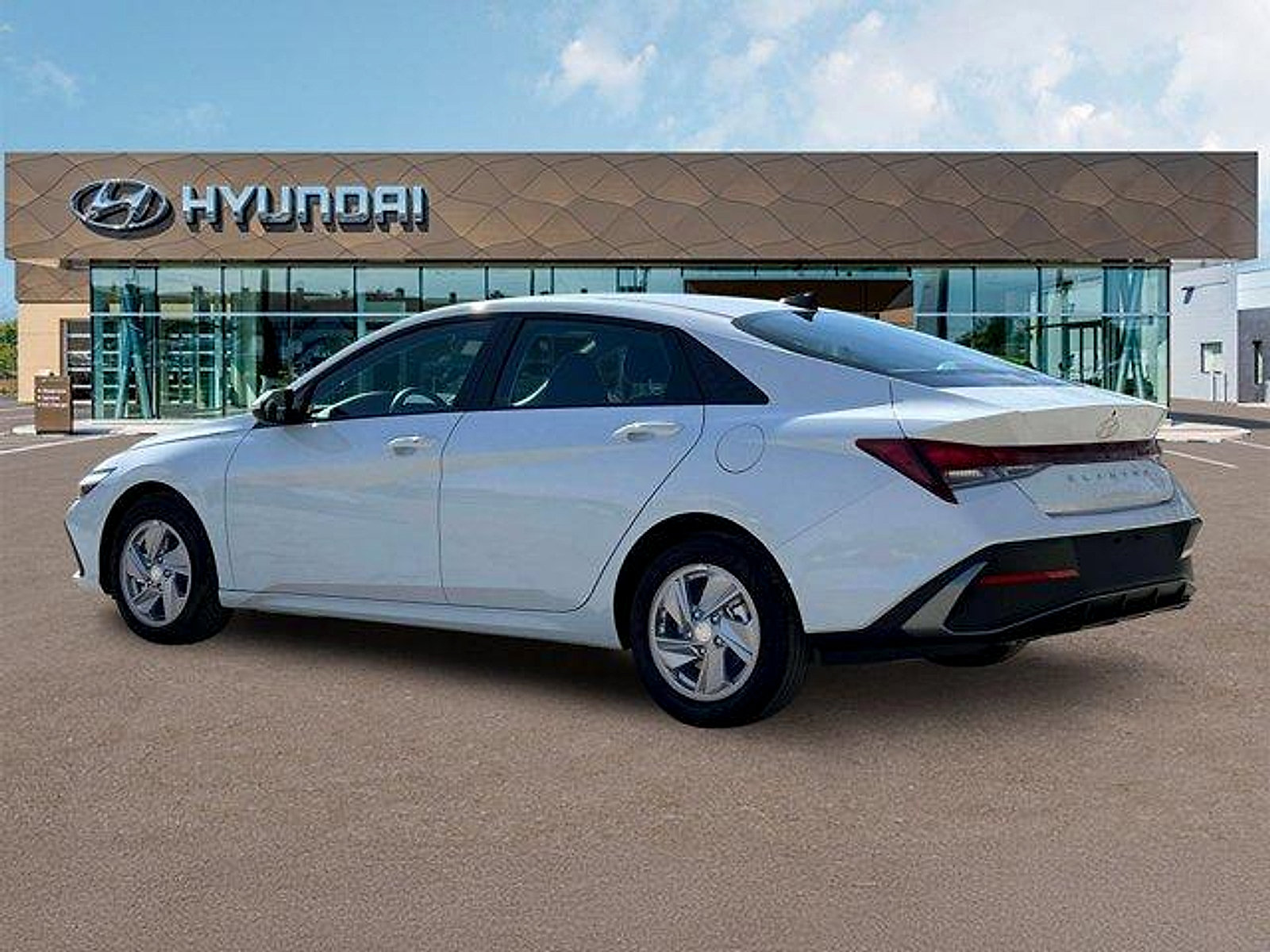 New 2025 Hyundai Elantra SE FWD image 4