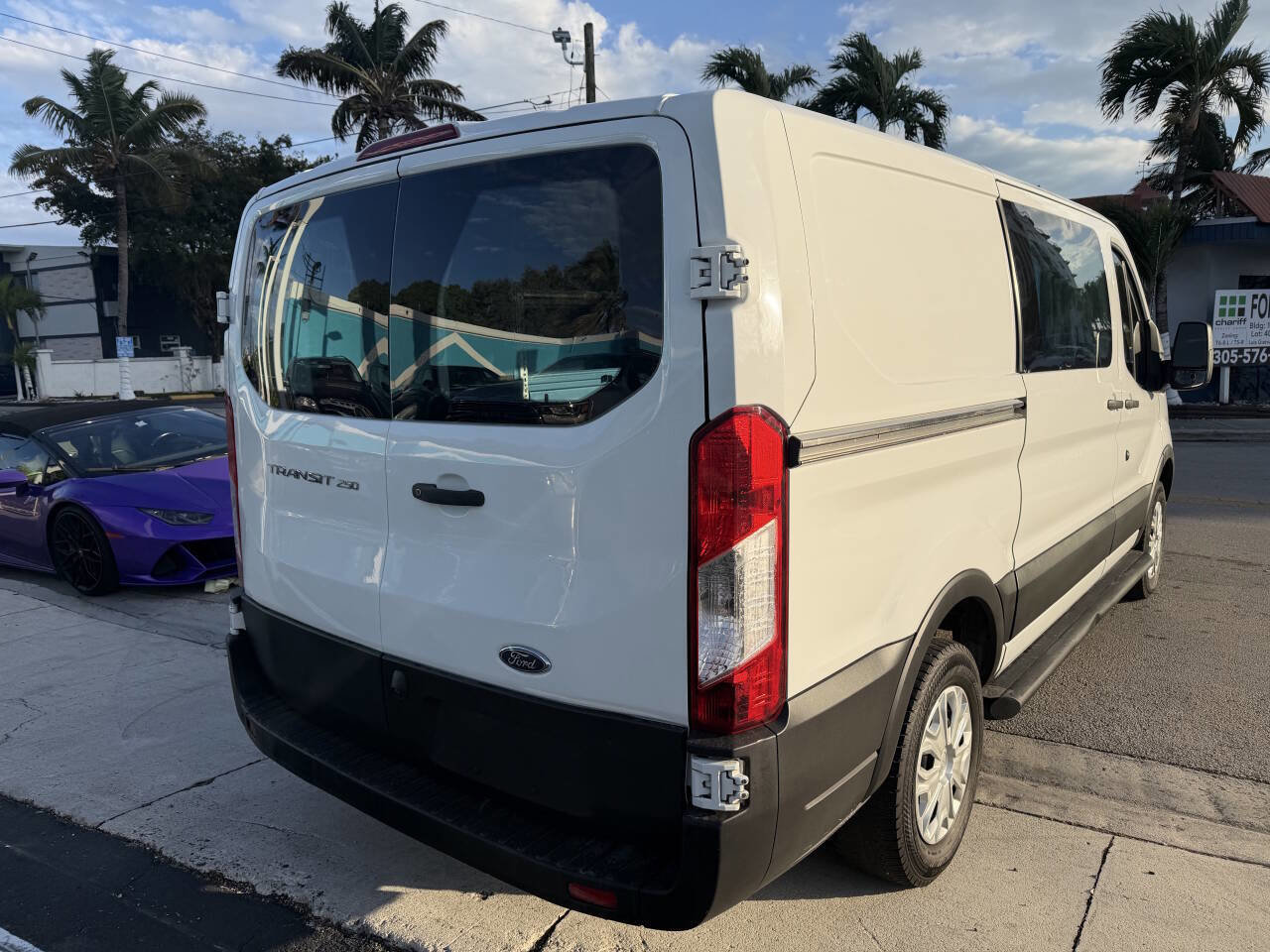 Used 2018 Ford Transit 250 130 Low Roof w/ Exterior Upgrade Package RWD image 7