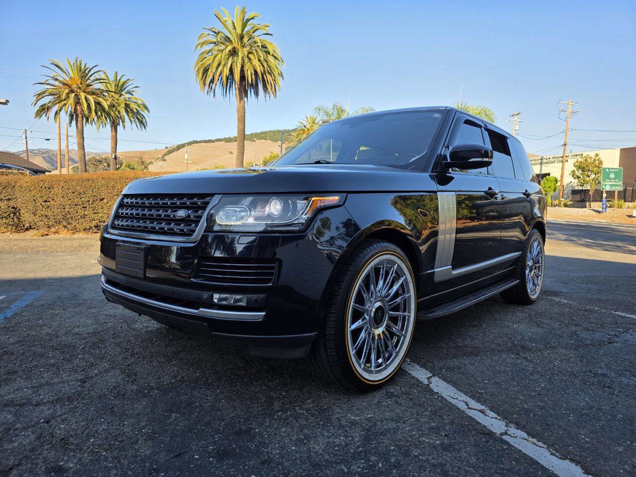 Used 2013 Land Rover Range Rover Supercharged image 1