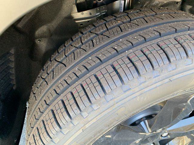 Certified 2025 Jeep Grand Cherokee Limited w/ Luxury Tech Group II AWD/4WD image 12