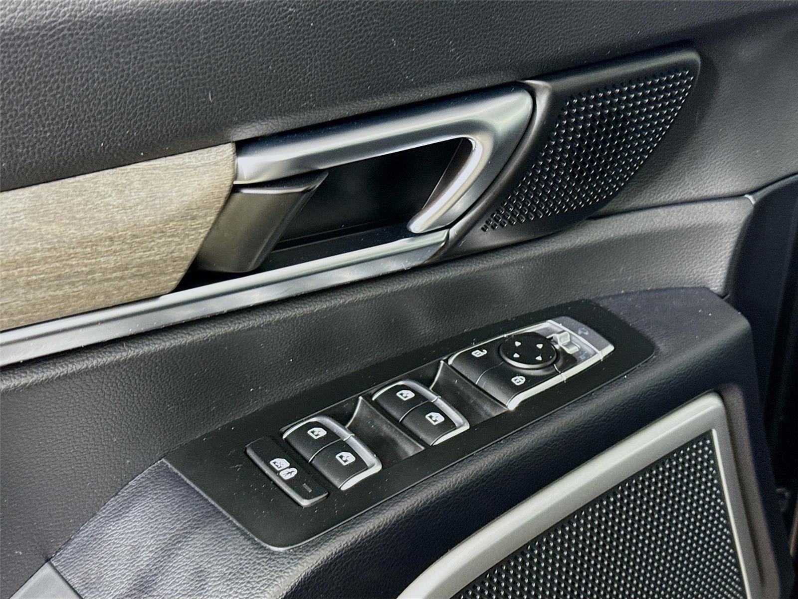 Used 2022 Kia Telluride EX w/ EX Premium Package image 18