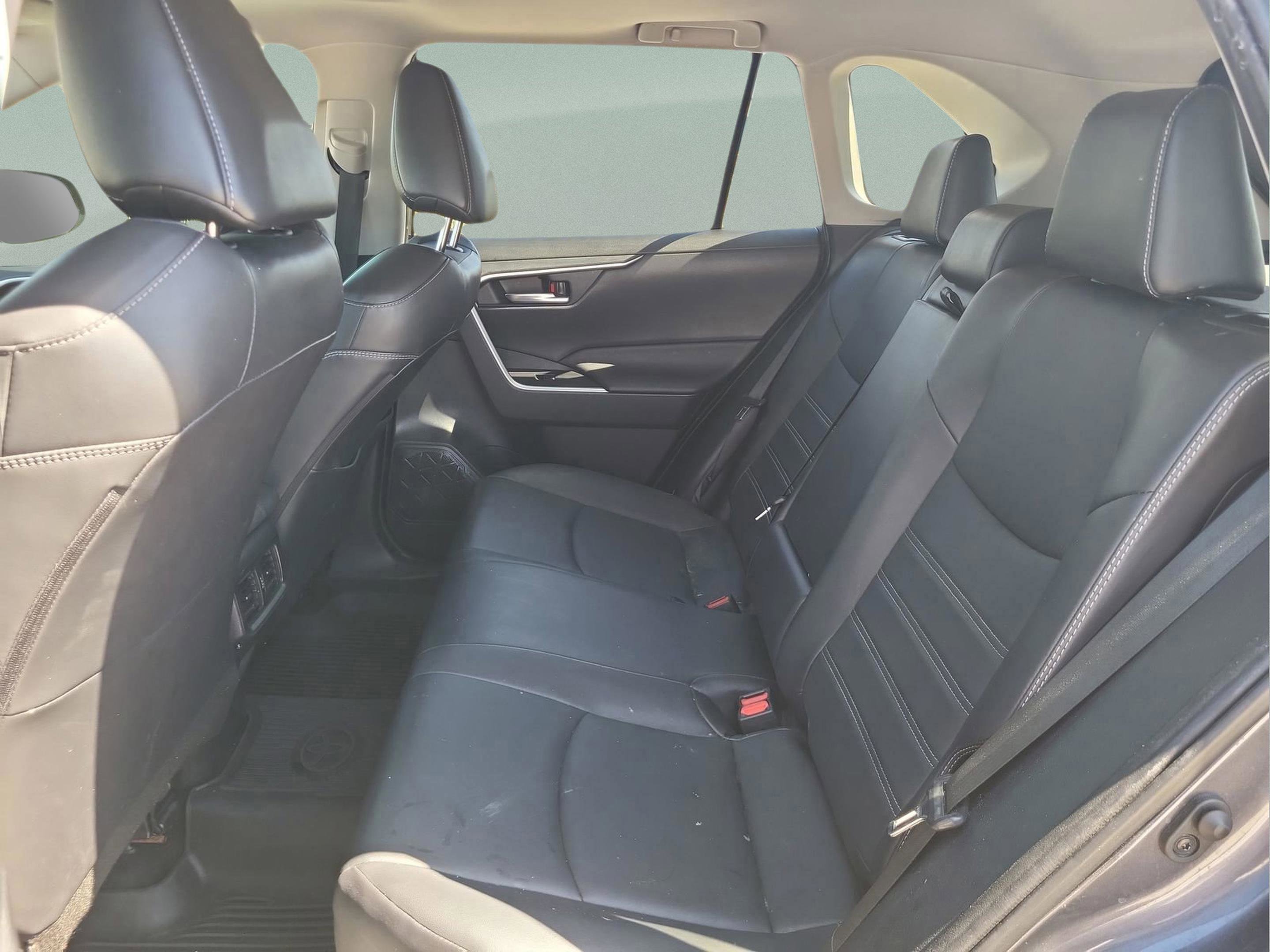 Used 2023 Toyota RAV4 XLE Premium FWD image 18