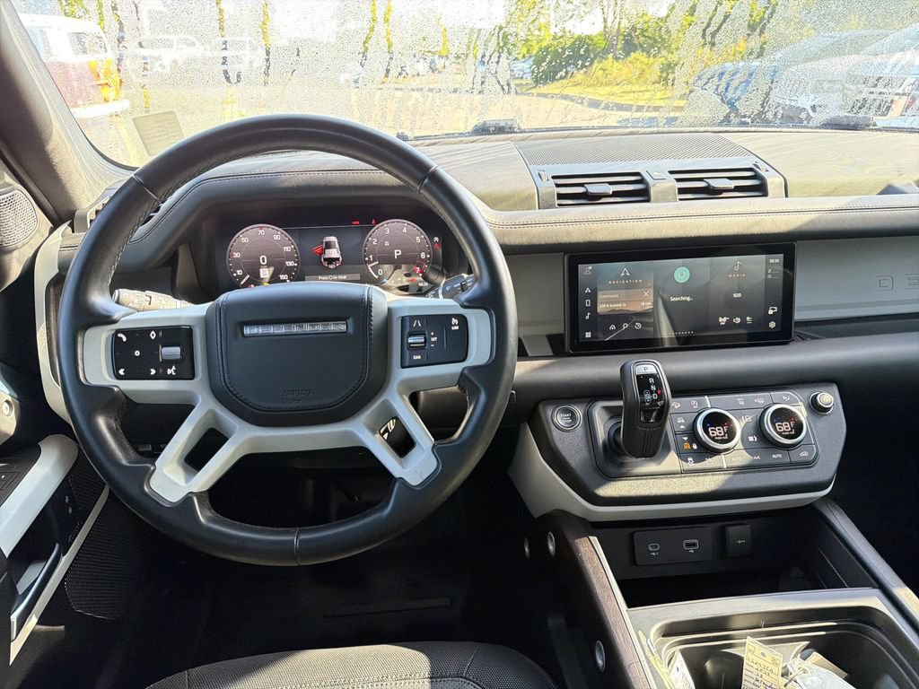 Used 2023 Land Rover Defender 110 X-Dynamic SE AWD/4WD image 4