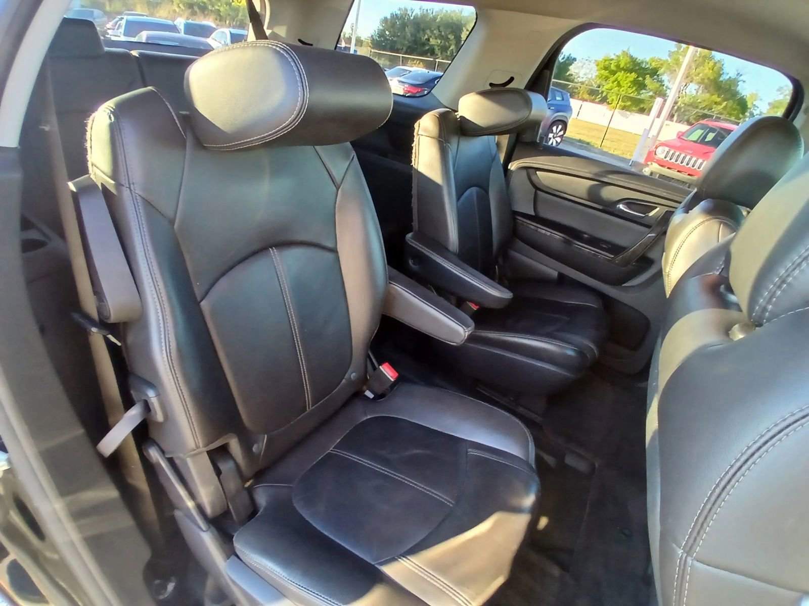 Used 2016 GMC Acadia SLT image 13